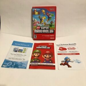 New Super Mario Bros. Wii (Nintendo Wii, 2009) Case and Manual